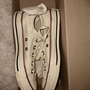 Converse Low Tops